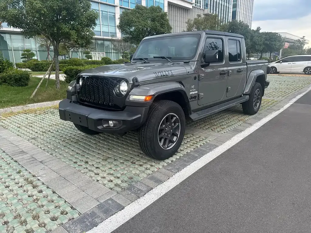 Jeep Gladiator — фото 1