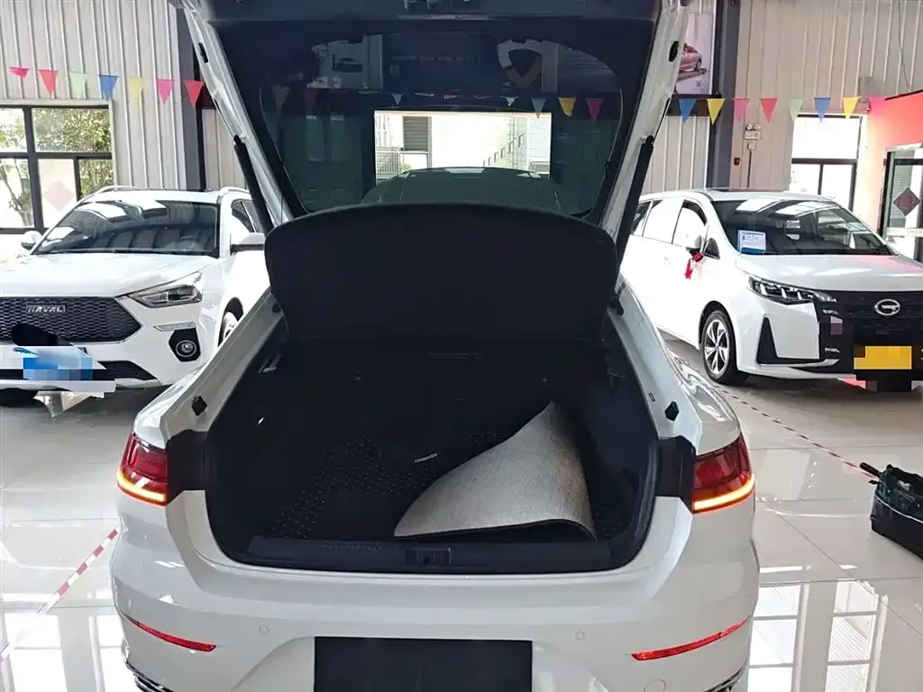 Volkswagen CC 2022 из CN, фото 10