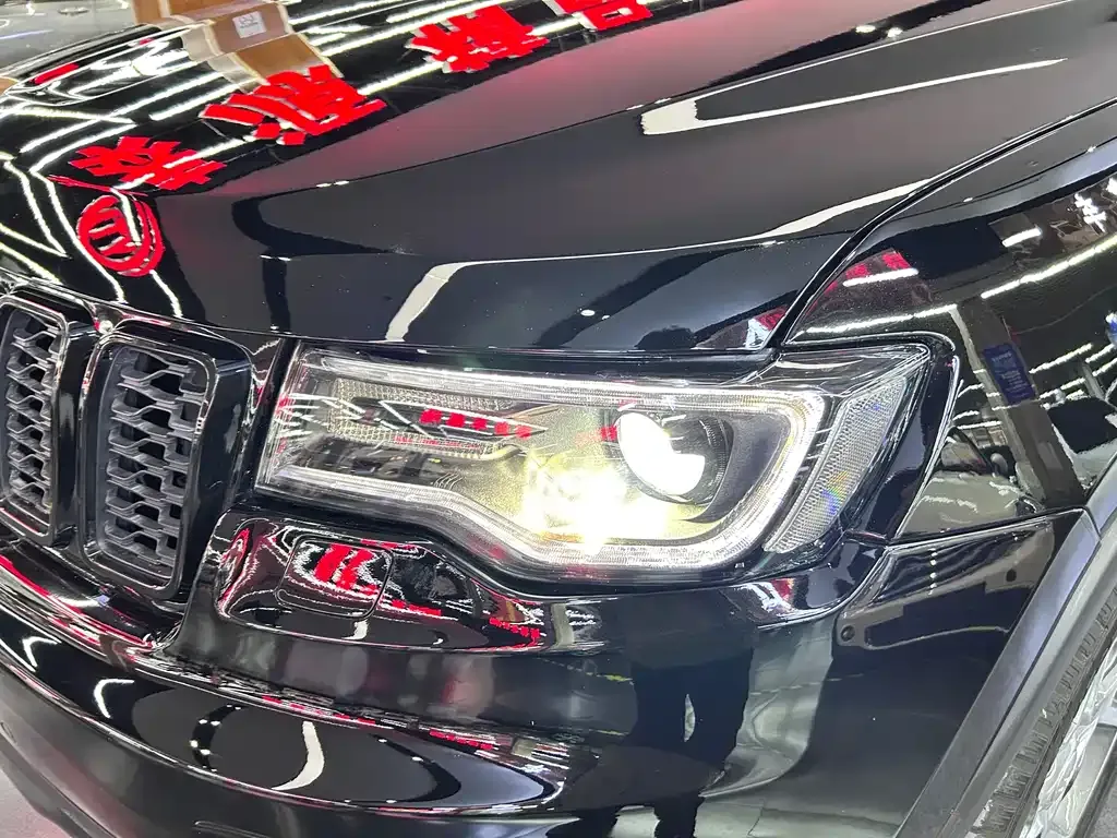 Jeep Grand Cherokee (Import) — фото 10