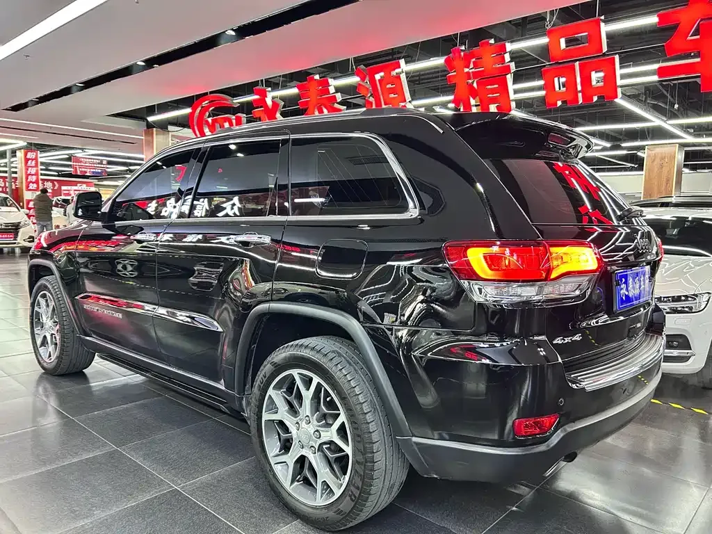 Jeep Grand Cherokee (Import) — фото 6
