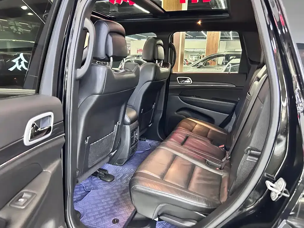 Jeep Grand Cherokee (Import) — фото 8