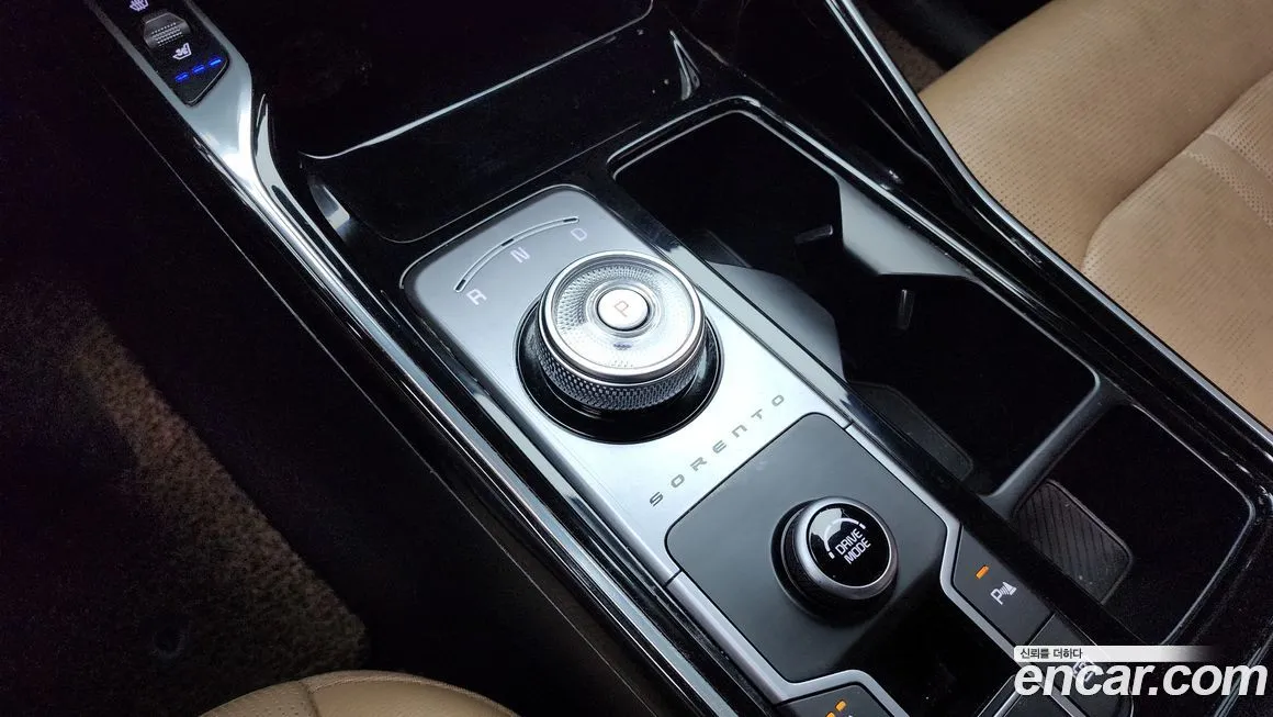 Kia Sorento — фото 9