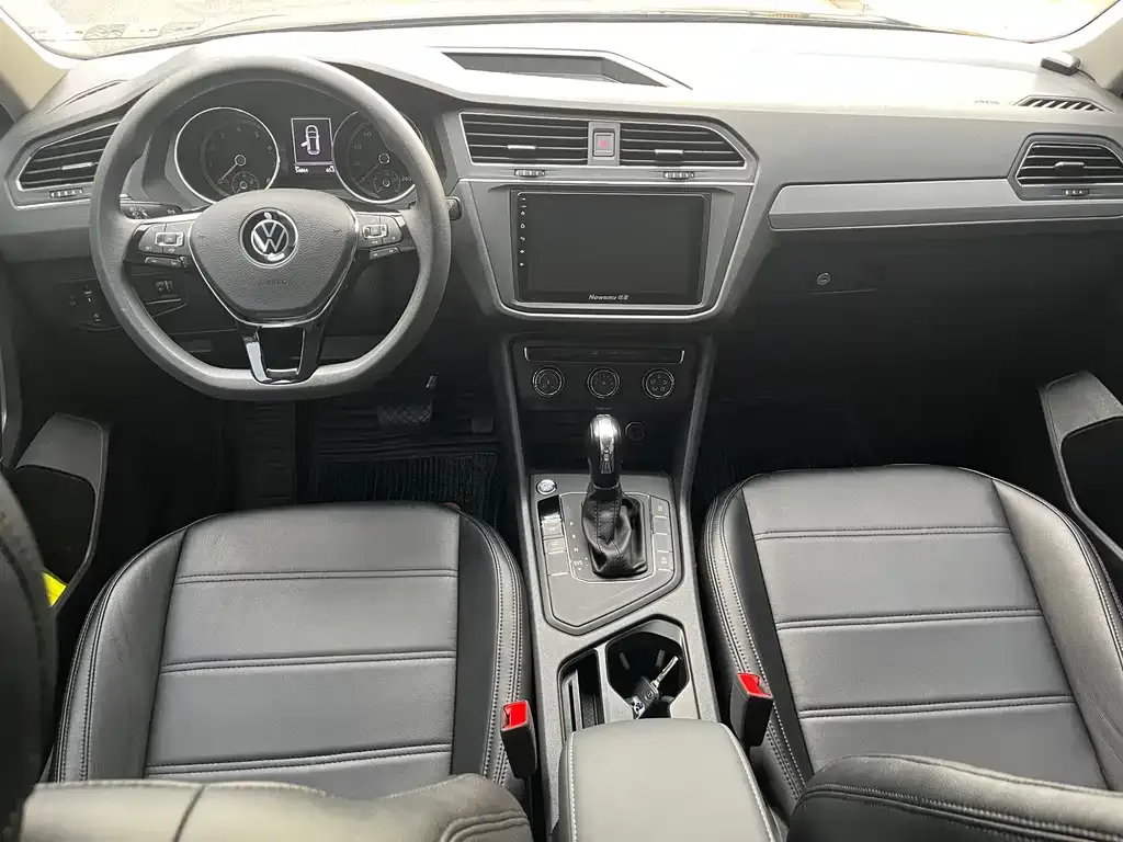 Volkswagen Tiguan L — фото 4