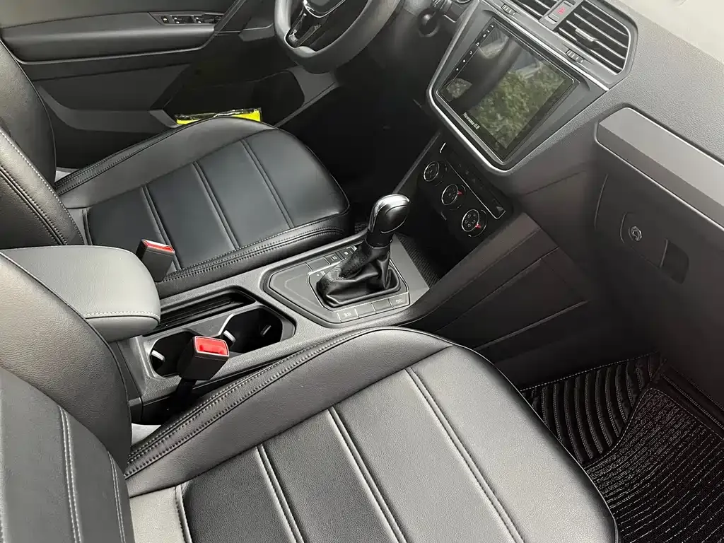 Volkswagen Tiguan L — фото 5