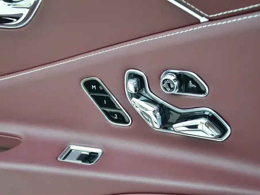 Bentley Flying Spur — фото 9