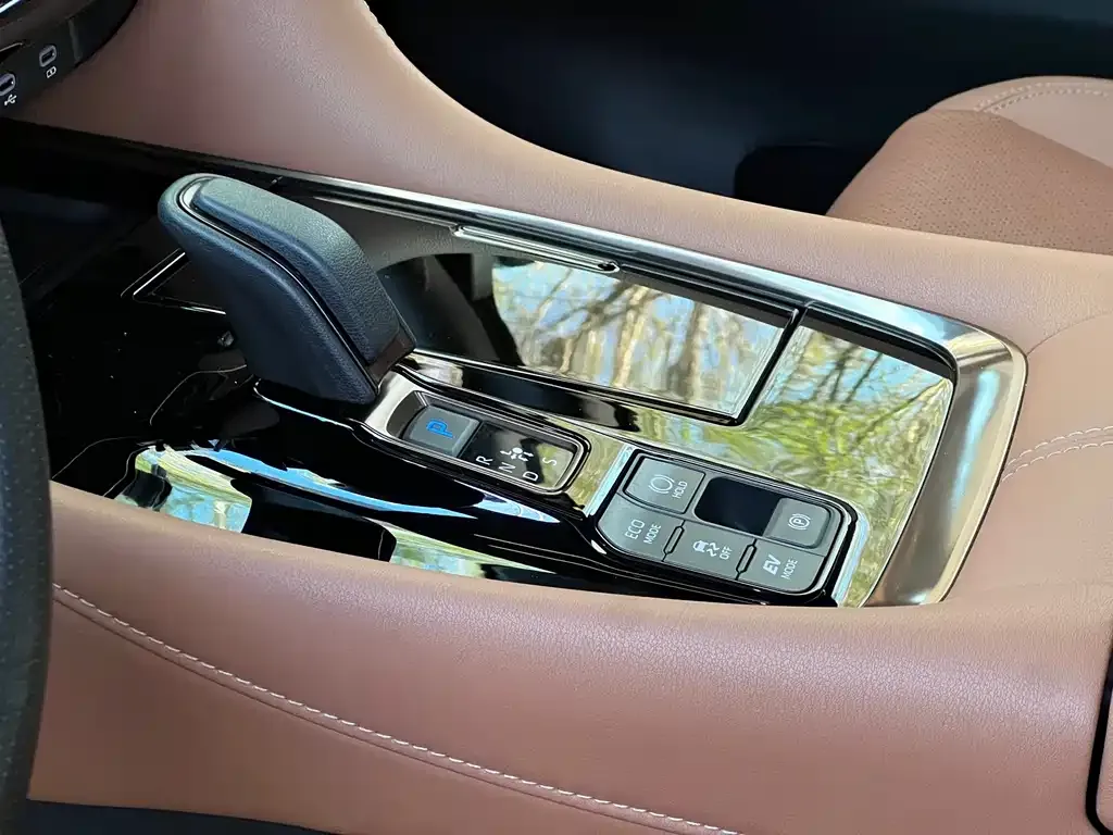 Toyota Alphard — фото 9