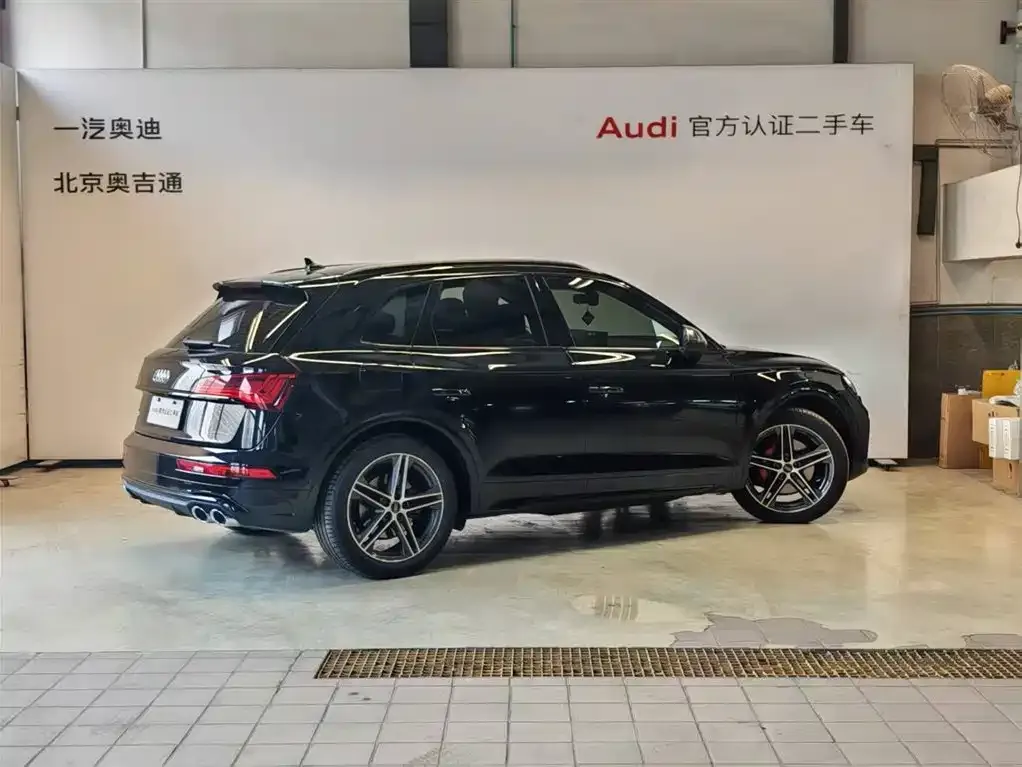 Audi SQ5 2023 из CN, фото 8