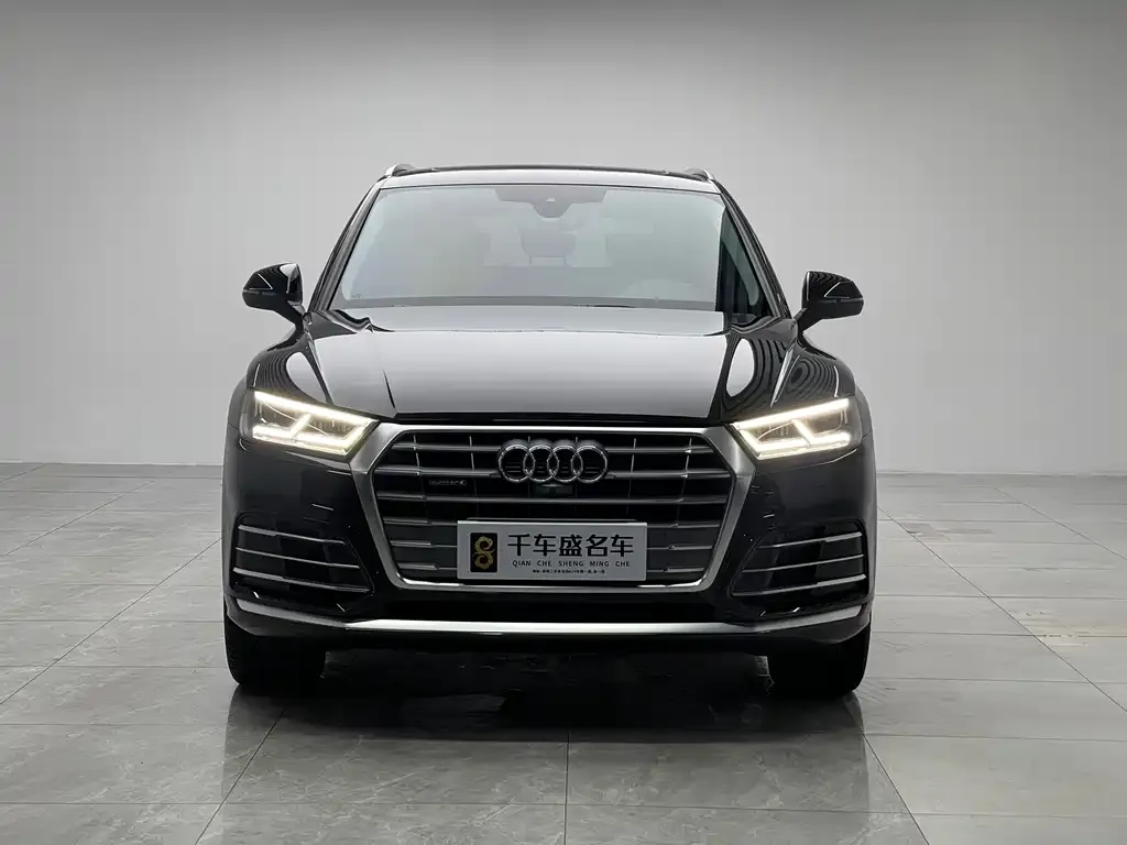 Audi Q5L 2021 из CN, фото 2