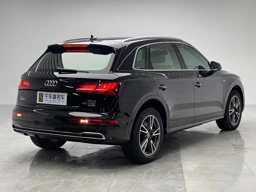 Audi Q5L 2021 из CN, фото 5