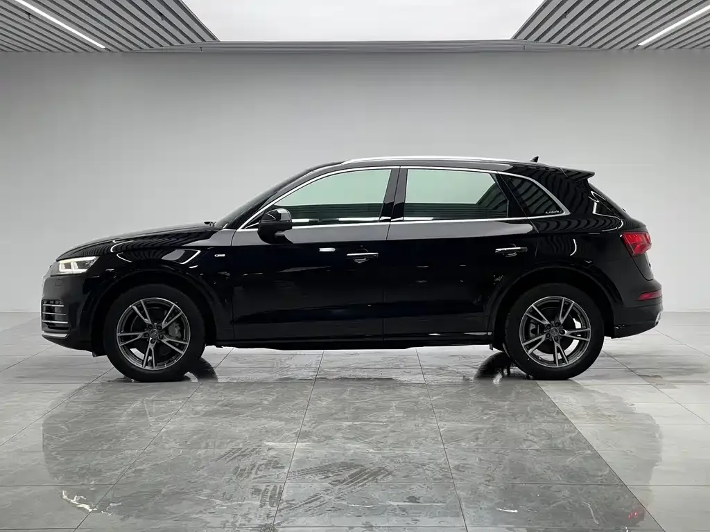 Audi Q5L 2021 из CN, фото 8