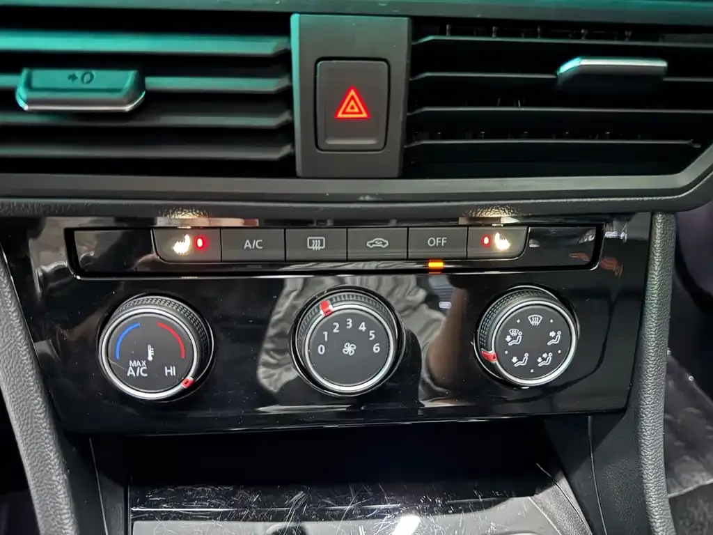 Volkswagen Sagitar 2021 из CN, фото 10