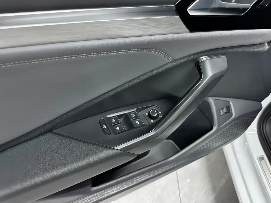 Volkswagen Sagitar 2021 из CN, фото 7