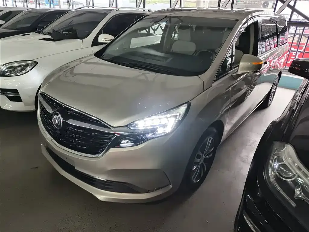Buick GL8 2021 из CN, фото 2