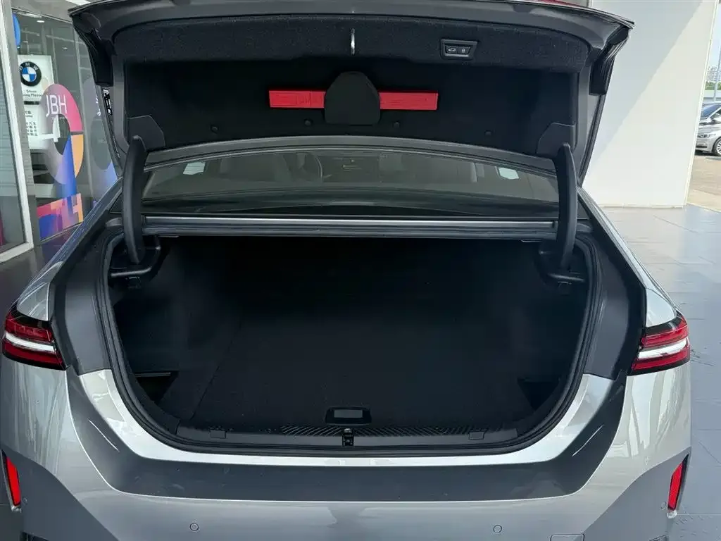 BMW i5 2024 из CN, фото 8