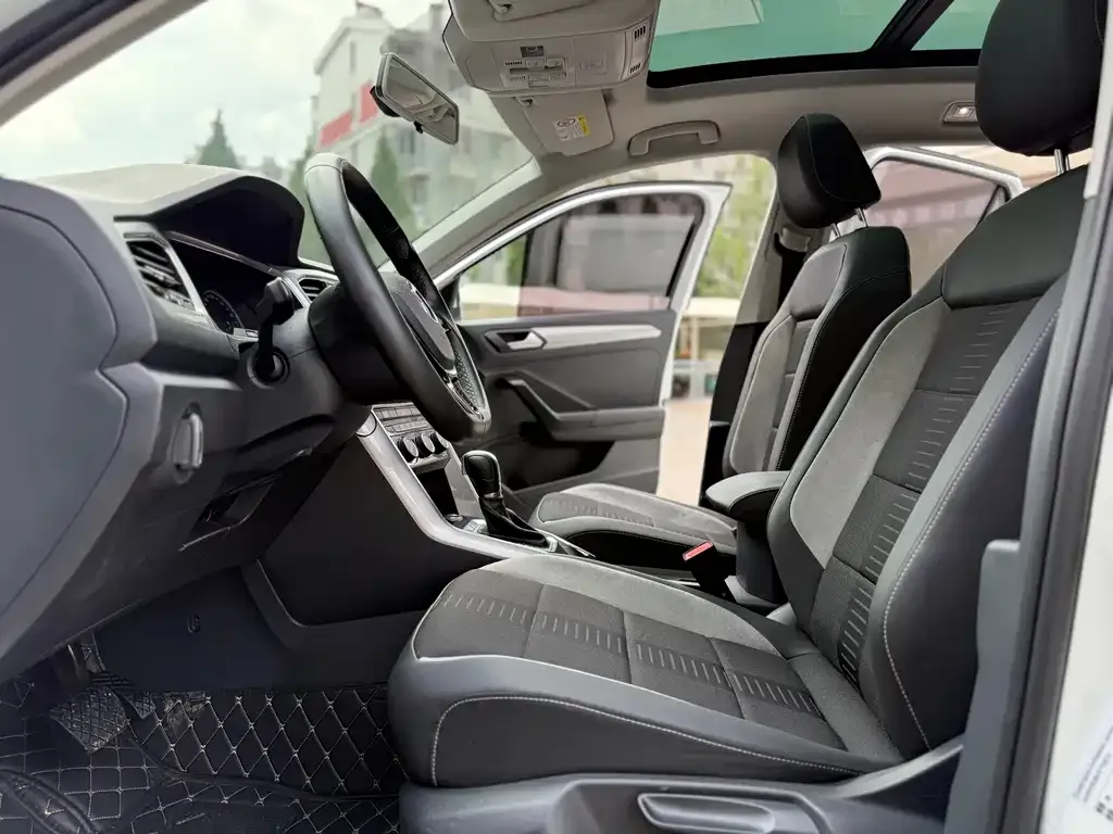 Volkswagen T-Roc 2021 из CN, фото 4