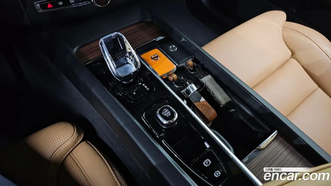 Volvo XC60 2024 из KR, фото 9