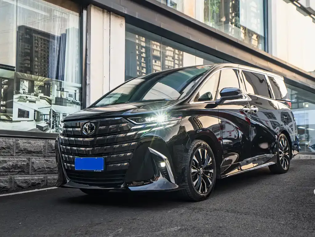 Toyota Alphard 2024 из CN, фото 1