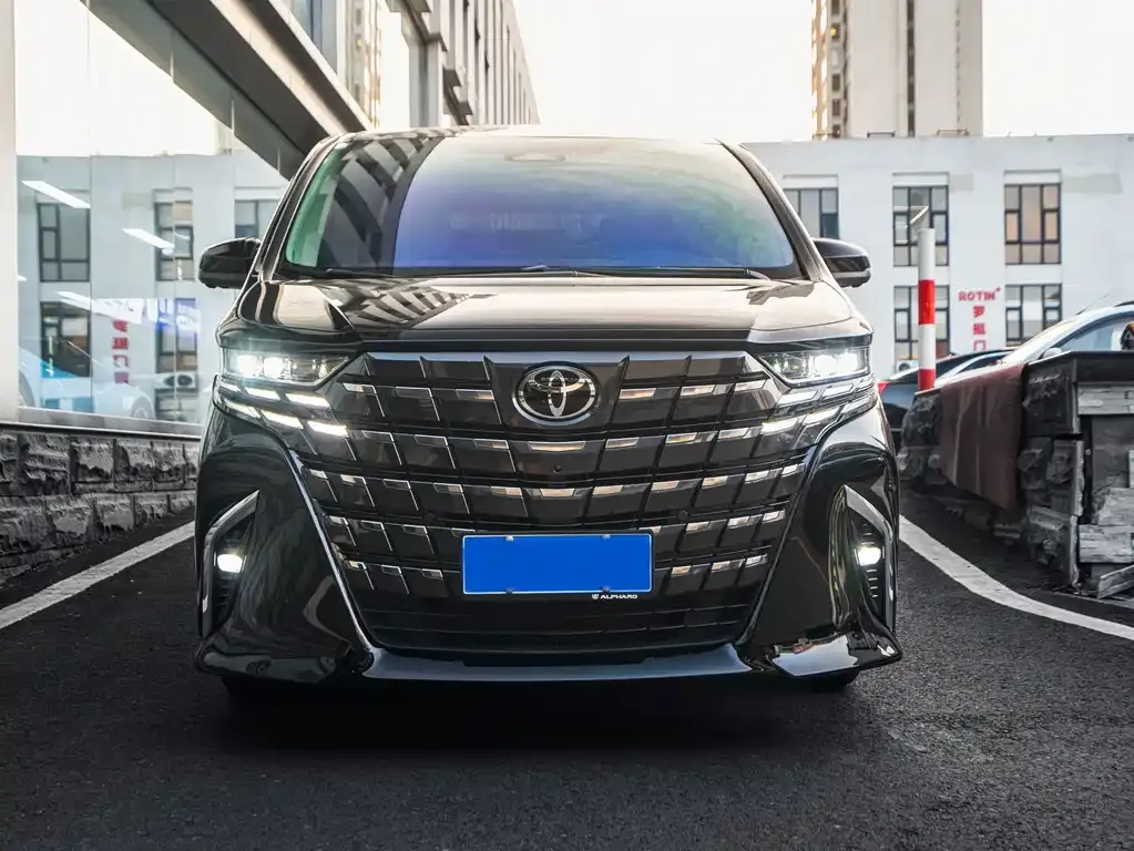 Toyota Alphard 2024 из CN, фото 2