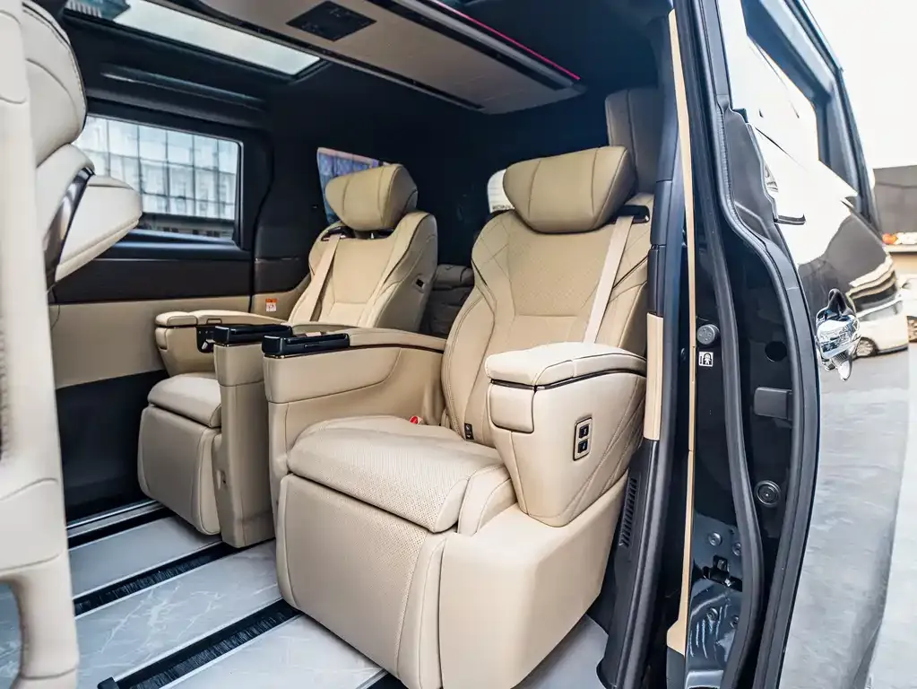 Toyota Alphard 2024 из CN, фото 7