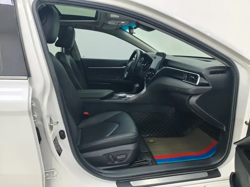Toyota Camry 2021 из CN, фото 10