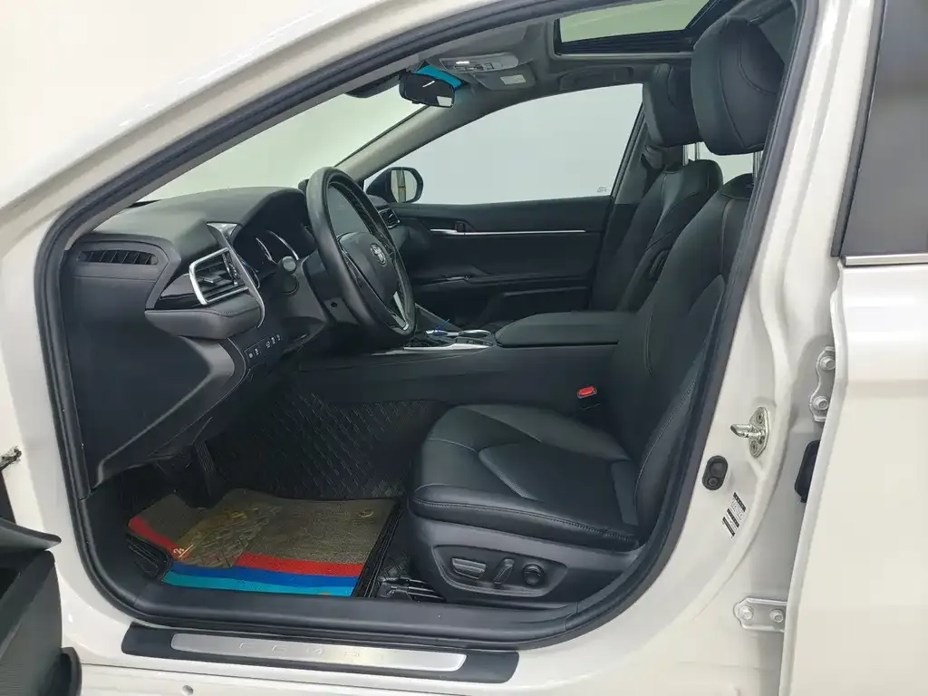 Toyota Camry 2021 из CN, фото 7