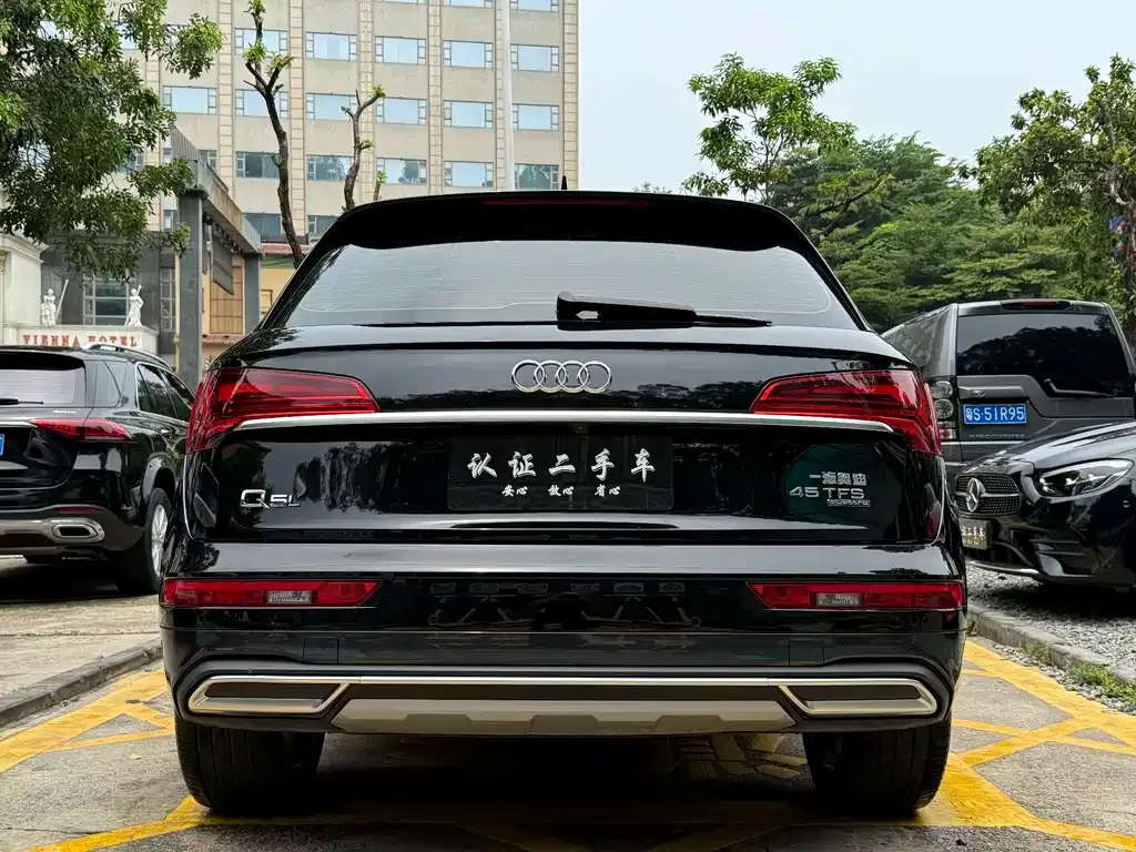 Audi Q5L 2022 из CN, фото 2
