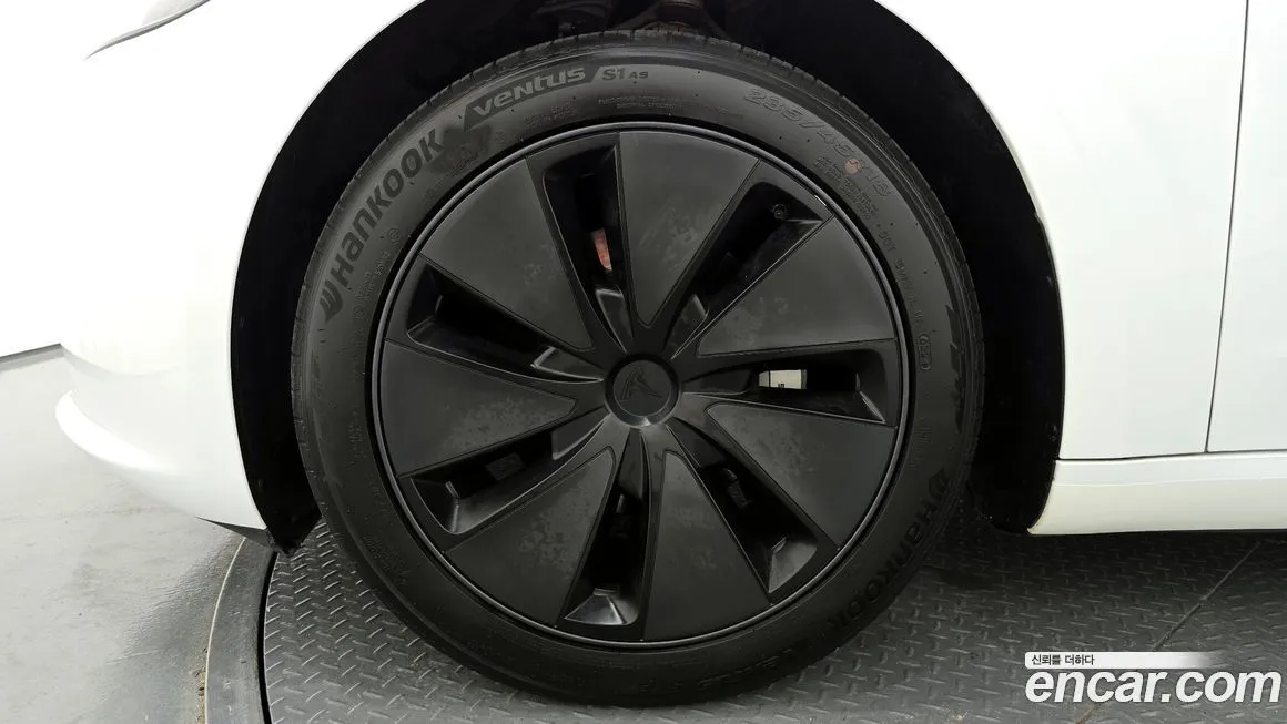 Tesla Model 3 2024 из KR, фото 5