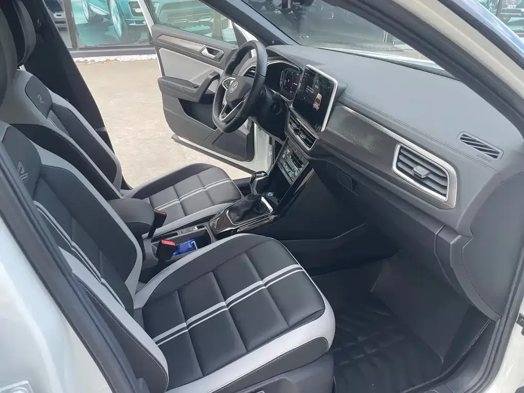 Volkswagen T-Roc 2023 из CN, фото 9