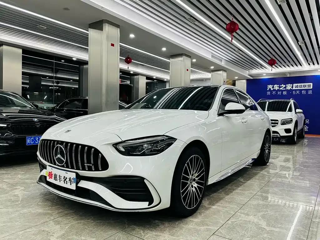 Mercedes-Benz C-Class — фото 1
