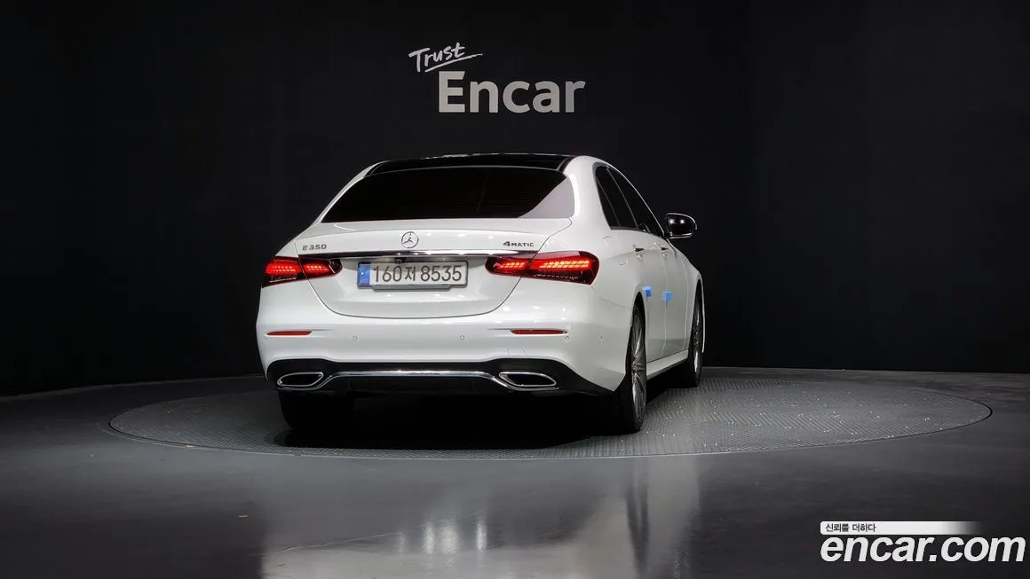 Mercedes-Benz E-Class — фото 4