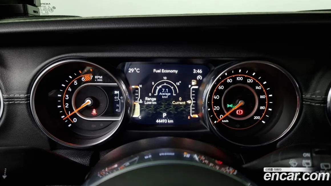 Jeep Wrangler 2021 из KR, фото 8