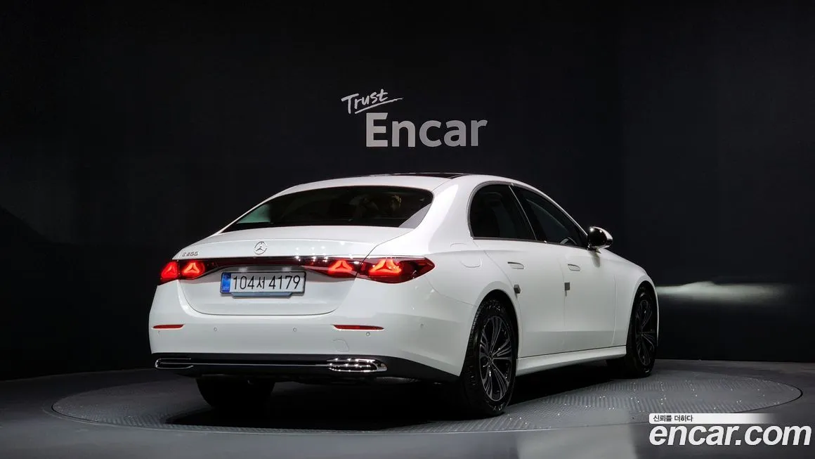 Mercedes-Benz E-Class 2025 из KR, фото 2