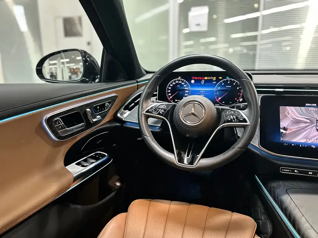 Mercedes-Benz E-Class — фото 10