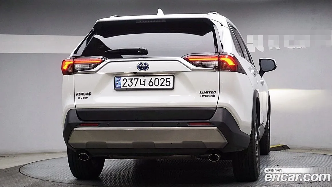 Toyota RAV4 2024 из KR, фото 2
