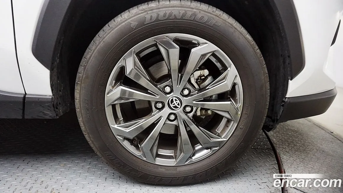 Toyota RAV4 2024 из KR, фото 5