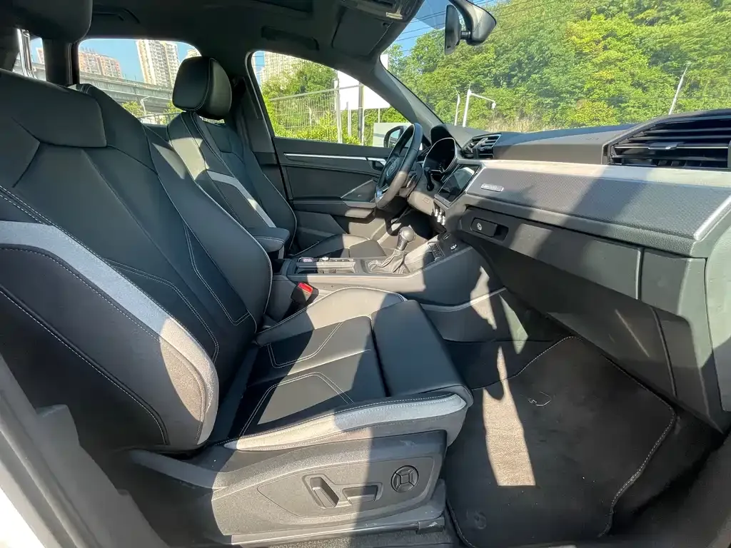 Audi Q3 2024 из CN, фото 4