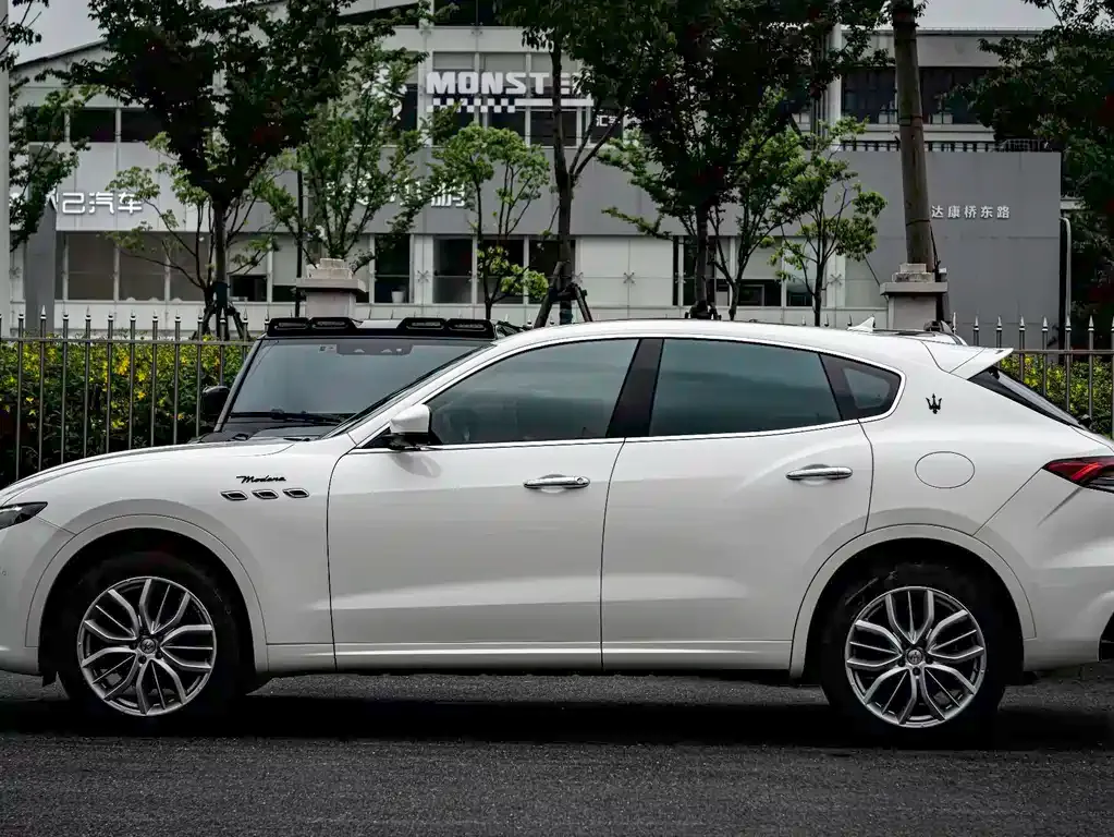 Maserati Levante — фото 7