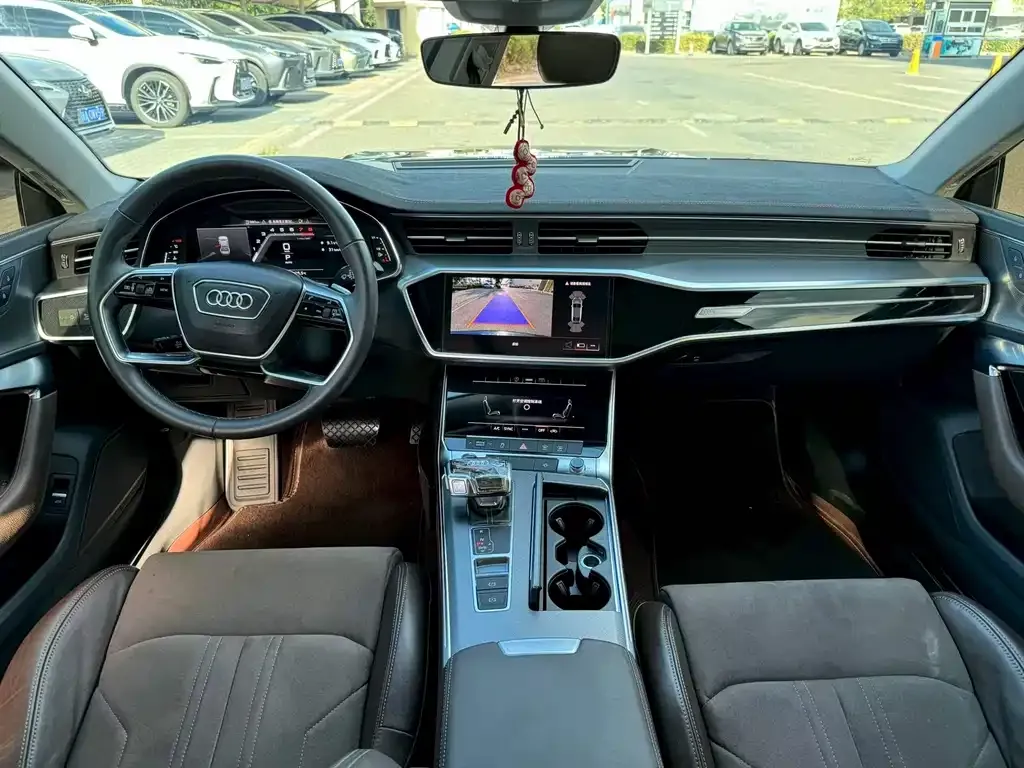 Audi A7L 2023 из CN, фото 6