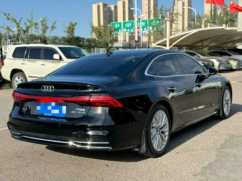 Audi A7L 2023 из CN, фото 7