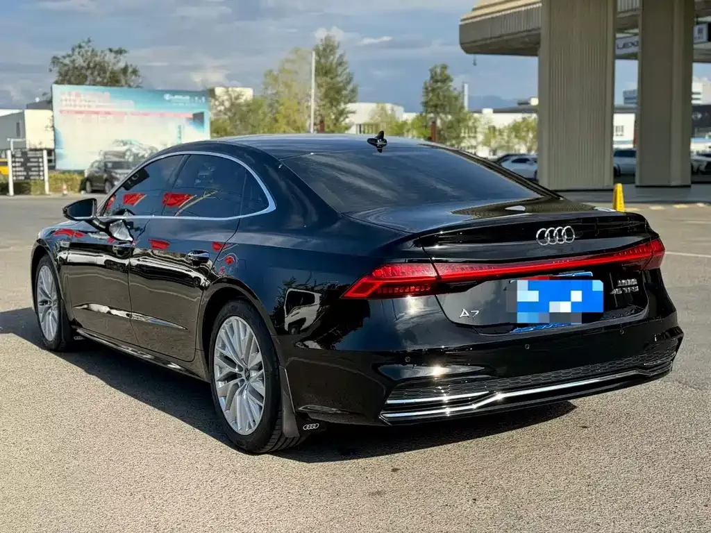 Audi A7L 2023 из CN, фото 9