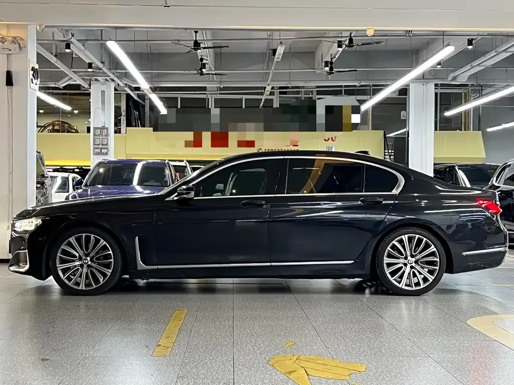 BMW 7 Series 2021 из CN, фото 7