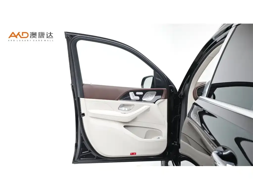 Mercedes-Benz GLS — фото 10