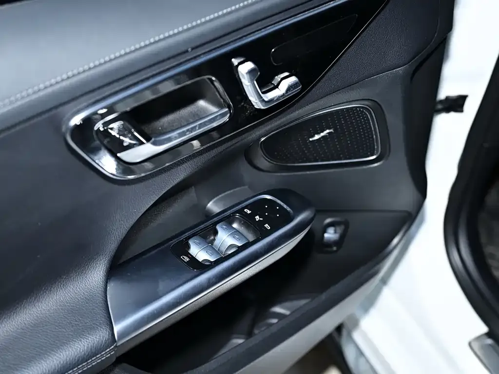 Mercedes-Benz C-Class 2023 из CN, фото 7