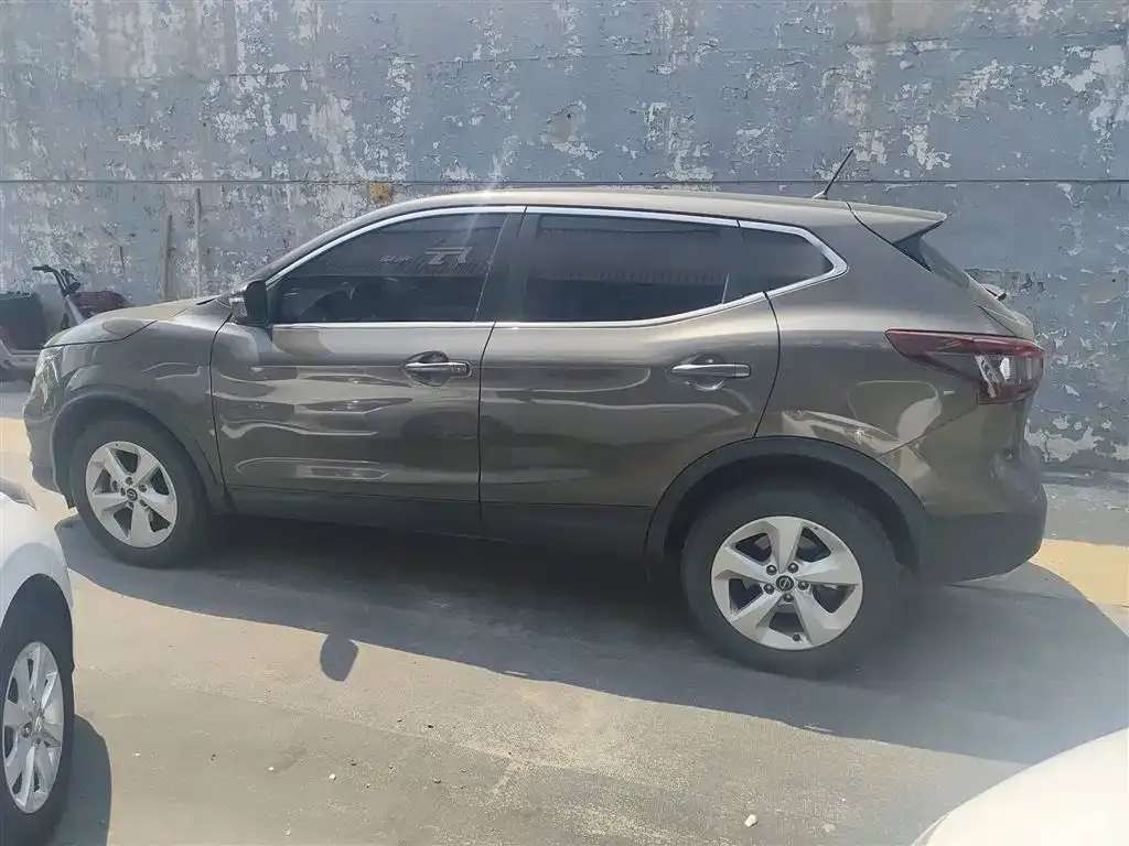 Nissan Qashqai — фото 10