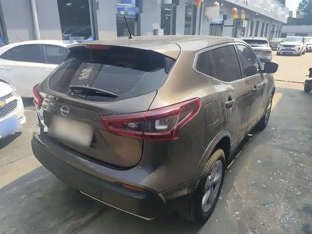 Nissan Qashqai — фото 8