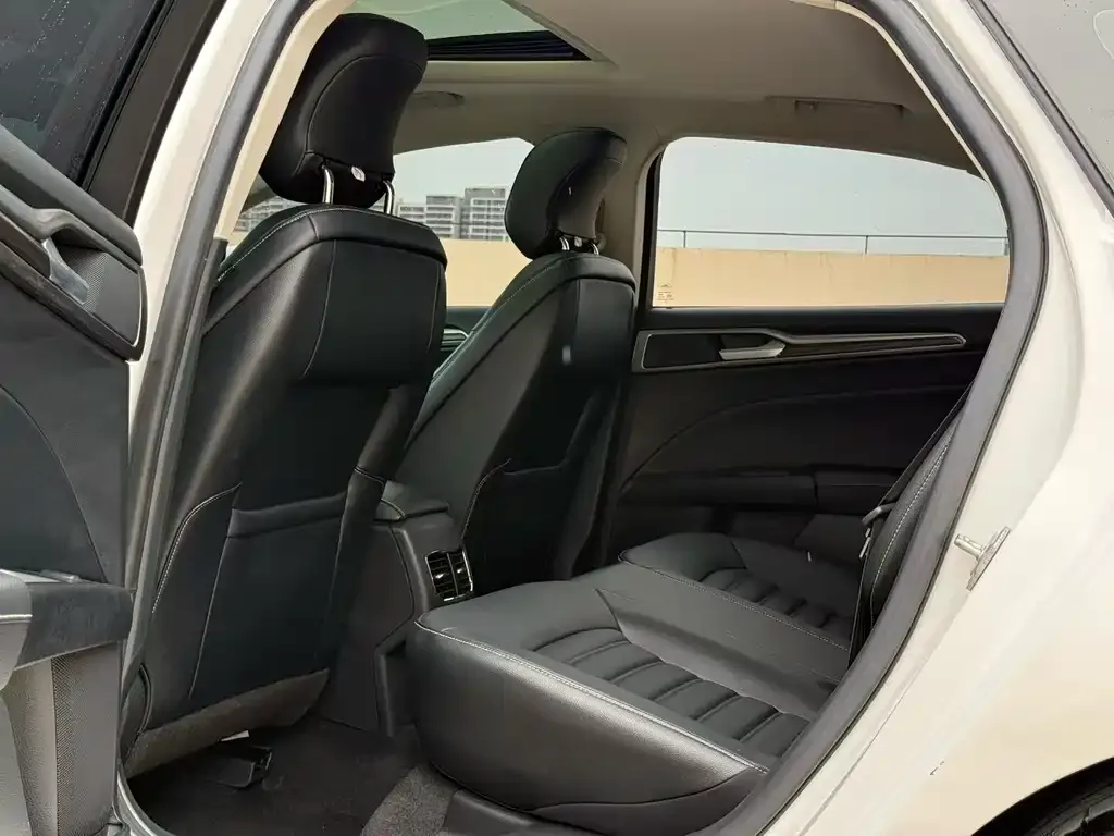 Ford Mondeo 2021 из CN, фото 6