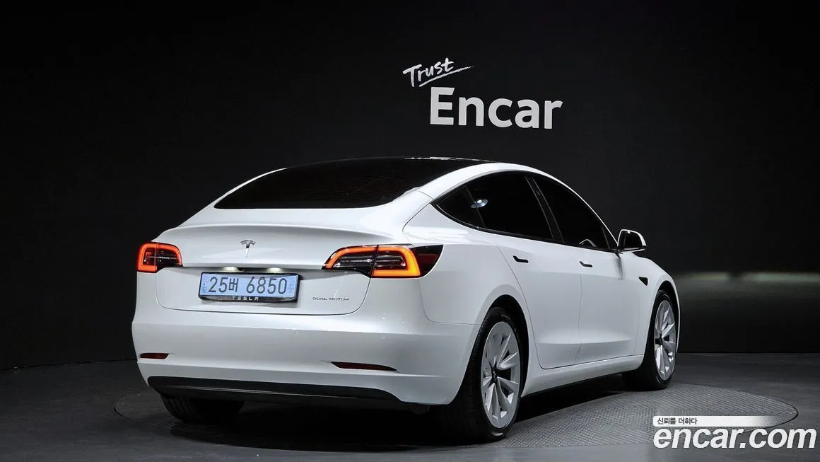 Tesla Model 3 2022 из KR, фото 2