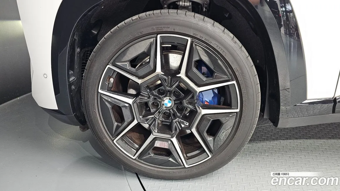 BMW XM — фото 5
