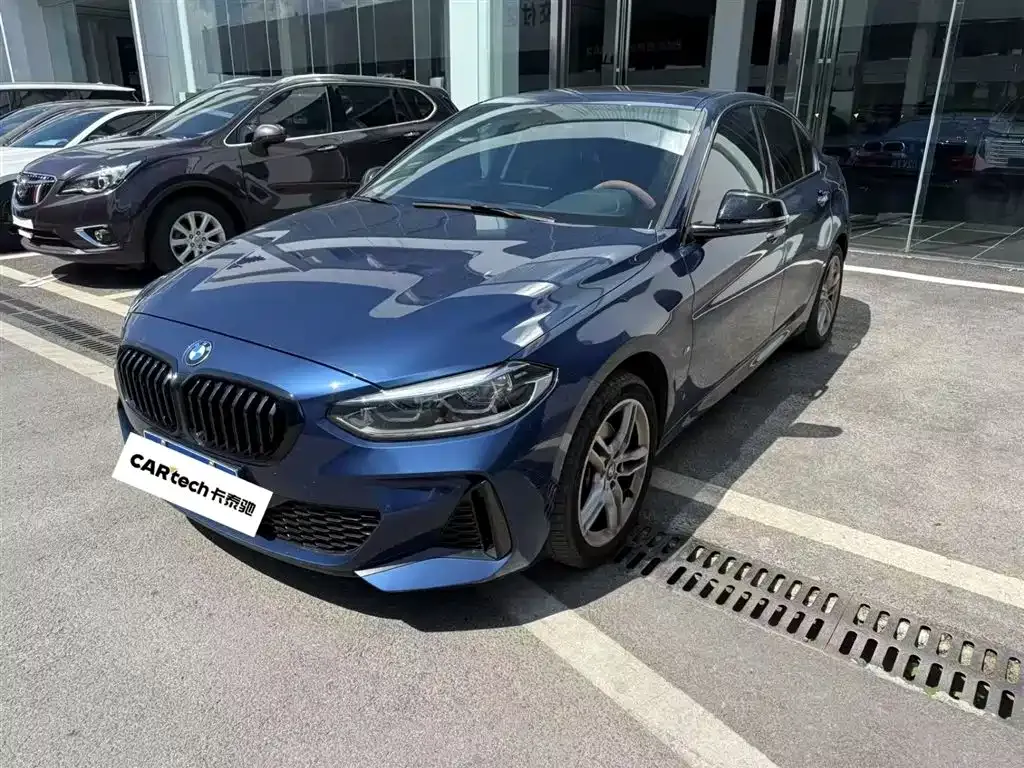 BMW 1 Series 2023 из CN, фото 1