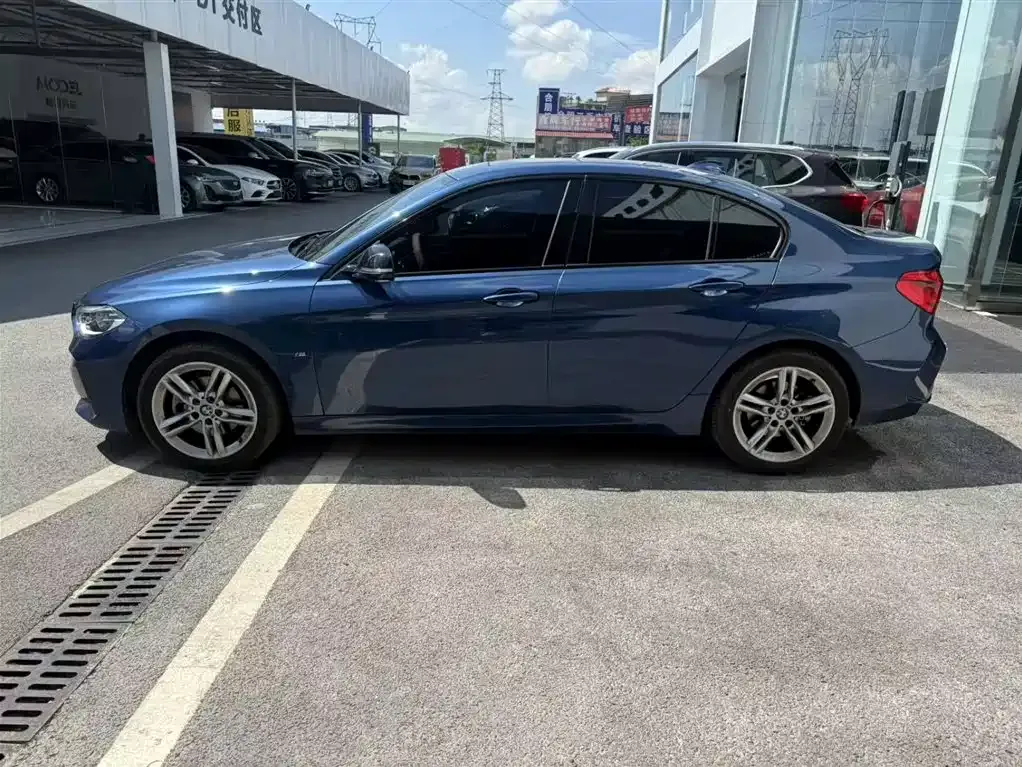 BMW 1 Series 2023 из CN, фото 3